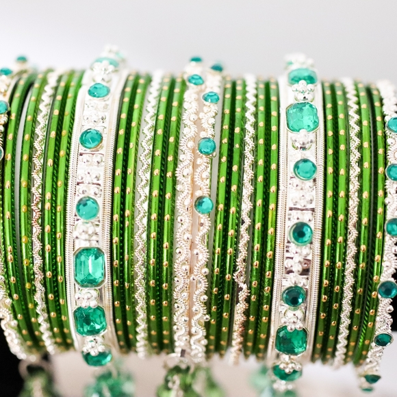 Women's Pakistani Indian Glass/Metal Bangles (Choorian) - Picture 2 of 4